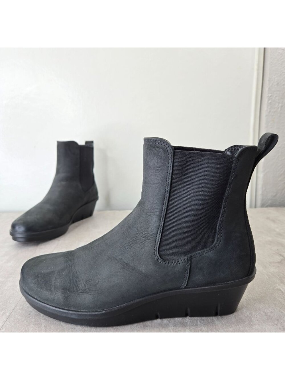 ECCO Chelsea Boots 5-5.5 Black Nubuck Leather Comfort Pull On Low Wedge Booties